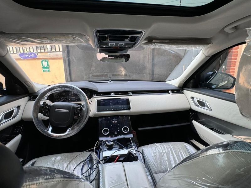 Thumbnail 8 of 2018 Land Rover Velar Range Rover Velar